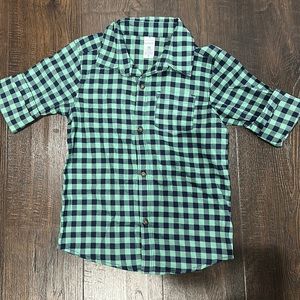 Carter’s boys 5T button down half sleeve shirt never worn! Like new!